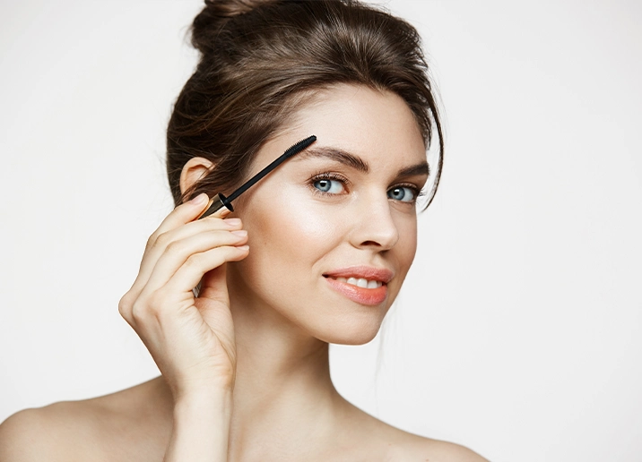 La greffe de sourcils/implant de sourcils en Turquie